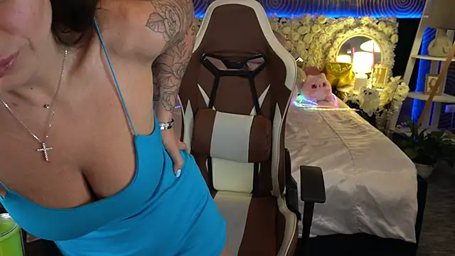 IsabellaFoxyy online show from May 29, 12:47 pm