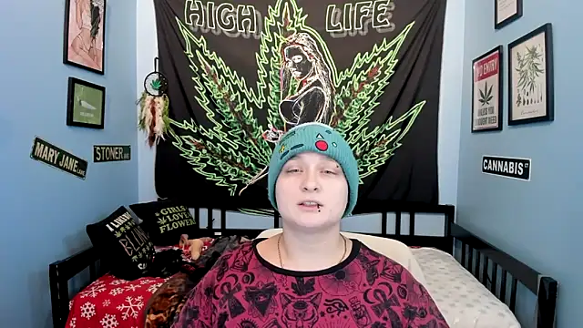 Snapshot of Chloenightmare chatting on September 13, 1:19 pm Chloenightmare online show from September 13, 1:19 pm