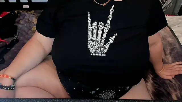 Snapshot of Chloenightmare chatting on October 7, 4:39 am Chloenightmare online show from October 7, 4:39 am