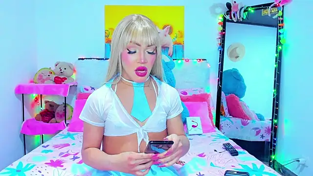 Snapshot of Candy_Candy__ chatting on October 10, 12:26 am Candy Candy online show from October 10, 12:26 am