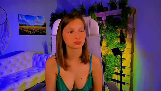 EllaHorton online show from November 4, 9:47 am