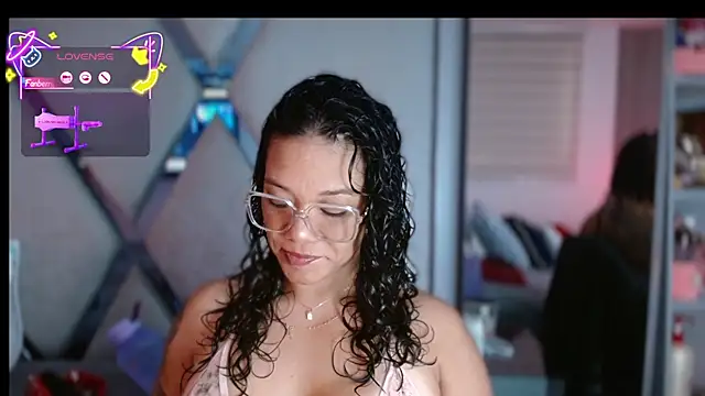 paula daniela1 online show from March 12, 10:34 pm