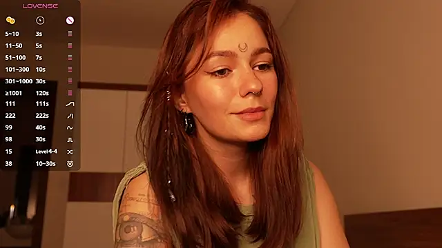 girl with snaketatto0 online show from March 29, 3:05 am