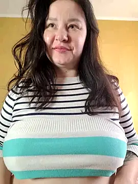 AlexaLexie online show from October 22, 8:08 am