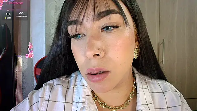 leahtemptation3 online show from May 15, 11:29 pm