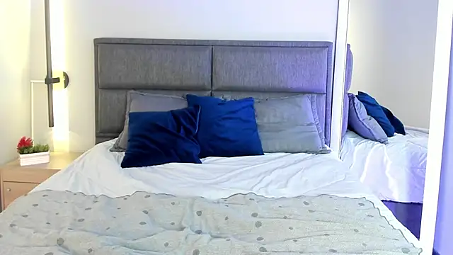 bulma bambina  online show from December 4, 8:31 pm