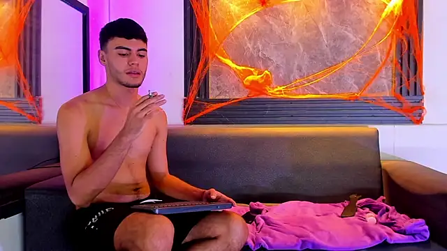 liam genner  online show from October 23, 8:26 pm