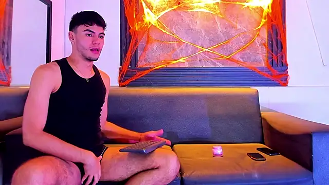 liam genner  online show from October 24, 8:27 pm