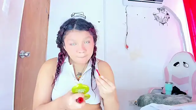 Emily Coper18 online show from March 1, 2:17 pm