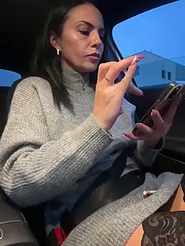 KimKelly13 online show from December 4, 7:10 am