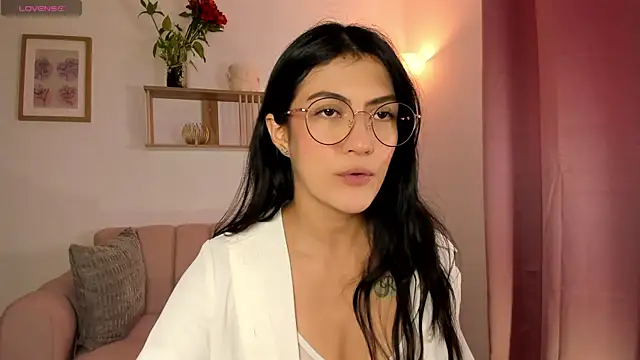 Lilabril online show from July 1, 2:49 pm