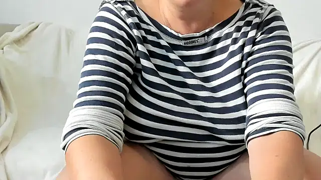 IsraeliMilf online show from March 14, 9:10 am