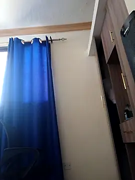 queennapal online show from April 11, 11:03 am