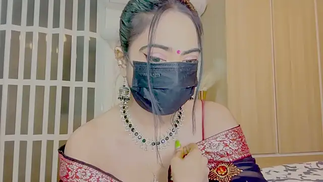 MonalisaDono18 online show from April 16, 9:50 pm