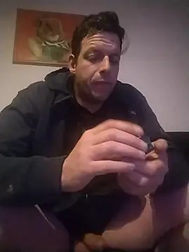 Knuffelstaaf123 online show from February 3, 11:07 pm