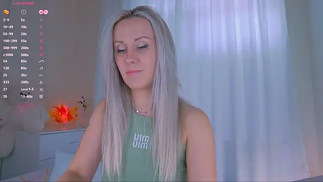 Snapshot of Nika_Bloom chatting on October 10, 8:41 am Nika Bloom online show from October 10, 8:41 am