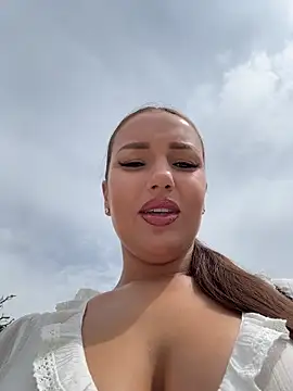 Syka0001 online show from March 18, 9:36 am