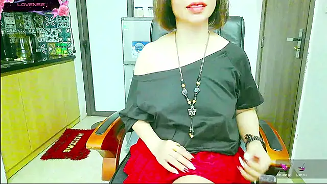 Snapshot of Miu-Le chatting on September 23, 8:40 pm Miu-Le online show from September 23, 8:40 pm