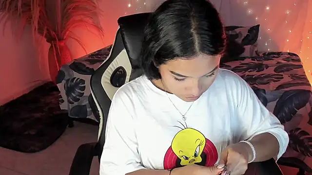 Riana Kean online show from April 9, 2:03 am