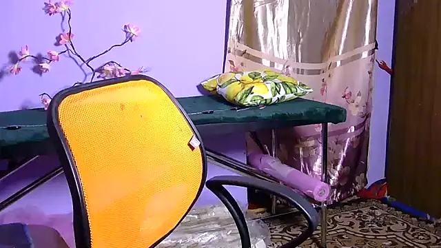  Kitti  online show from November 1, 5:17 pm