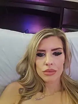 ellieconradxo online show from June 18, 3:19 am