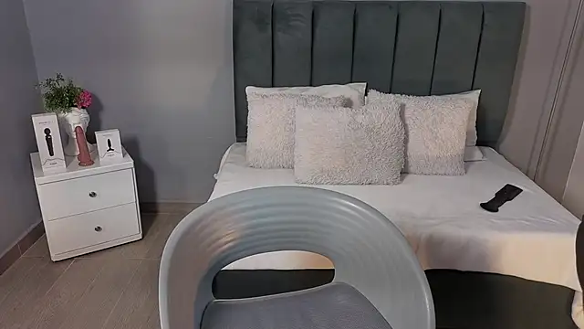 Alli cooper online show from April 16, 1:33 pm