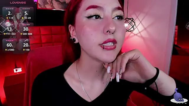 Snapshot of Megan_wolf1_ chatting on October 2, 4:39 am Megan wolf1 online show from October 2, 4:39 am