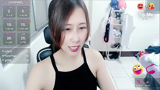 aFanny online show from March 31, 3:56 pm