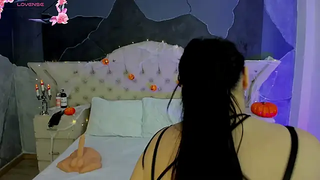 AmberGreyy  online show from October 13, 7:05 pm