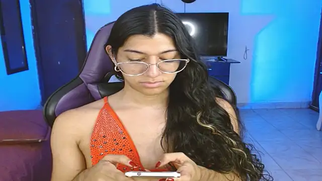 engielphoenis14 online show from March 8, 2:04 am