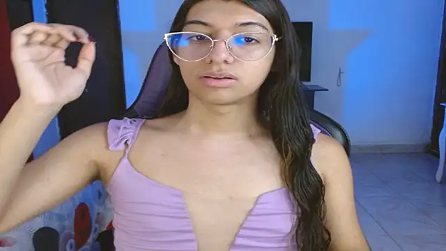 engielphoenis14 online show from April 12, 11:06 pm