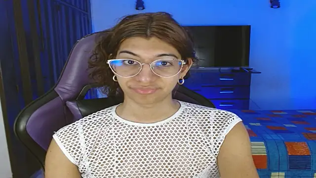 engielphoenis14 online show from July 9, 10:22 pm