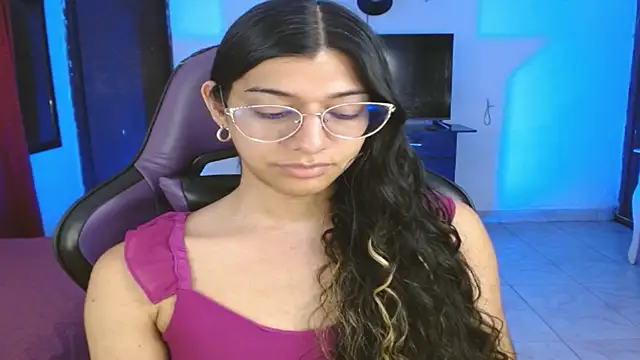 engielphoenis14 online show from March 6, 11:55 pm