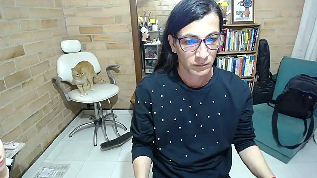 Snapshot of VioletaGomezCo chatting on September 15, 2:31 am VioletaGomezCo online show from September 15, 2:31 am