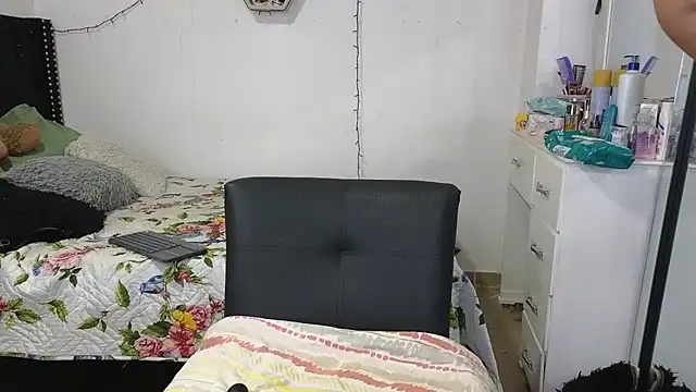 charlotte 077 online show from November 7, 3:23 am