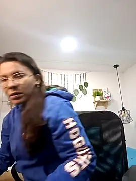 karlamorris  online show from September 15, 1:19 pm