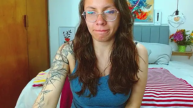 karlamorris  online show from December 17, 1:59 pm