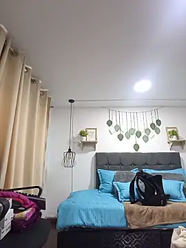 karlamorris  online show from October 20, 1:36 pm