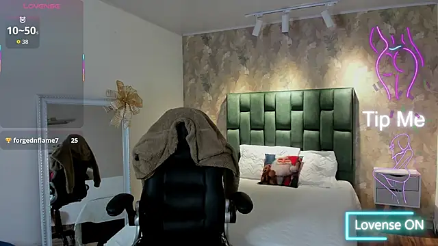 april dumont online show from November 24, 12:07 pm