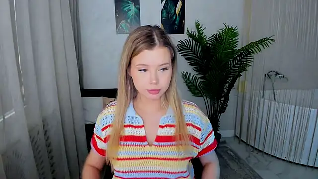 FollowLovee online show from July 17, 11:58 am
