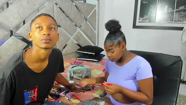 EvaxEmma online show from March 31, 1:44 pm