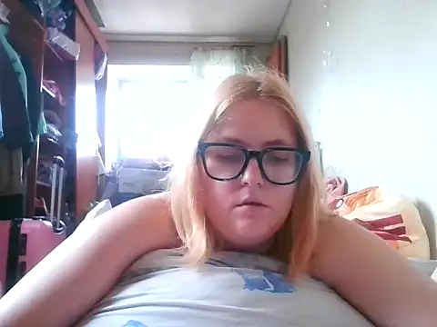 DesireMelissa online show from October 13, 8:06 am