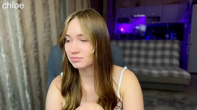 Snapshot of ChloeMillerMeow chatting on October 15, 7:49 pm ChloeMillerMeow online show from October 15, 7:49 pm