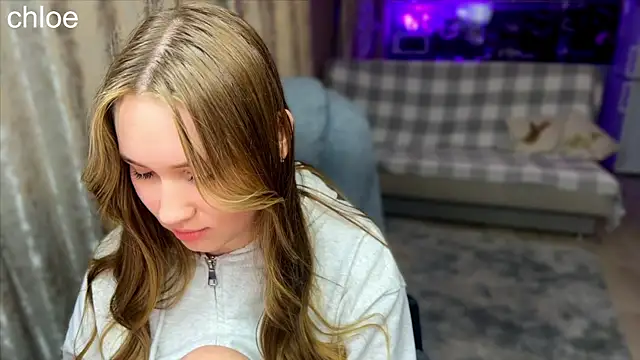 Snapshot of ChloeMillerMeow chatting on October 13, 7:38 pm ChloeMillerMeow online show from October 13, 7:38 pm