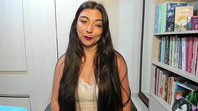 Karla hernandez  online show from August 3, 10:32 am
