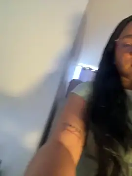 ashley Tompson1 online show from March 5, 11:50 am