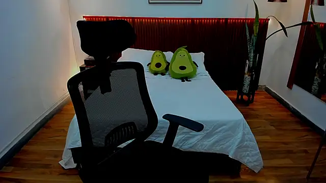 KatherineBond online show from February 14, 7:38 pm