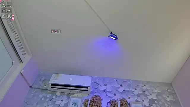 Danee 19  online show from March 18, 12:43 pm