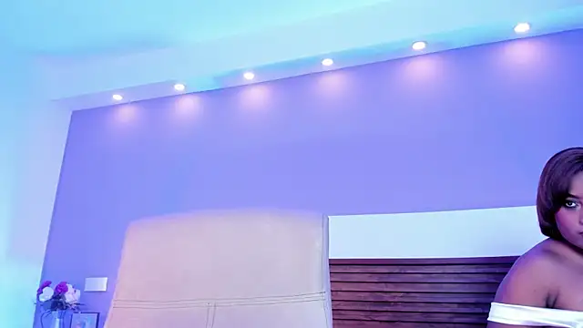 Adelehottman online show from March 26, 1:13 pm