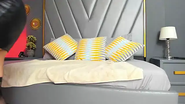 Snapshot of BrendaAdams_ chatting on December 2, 11:22 am BrendaAdams online show from December 2, 11:22 am